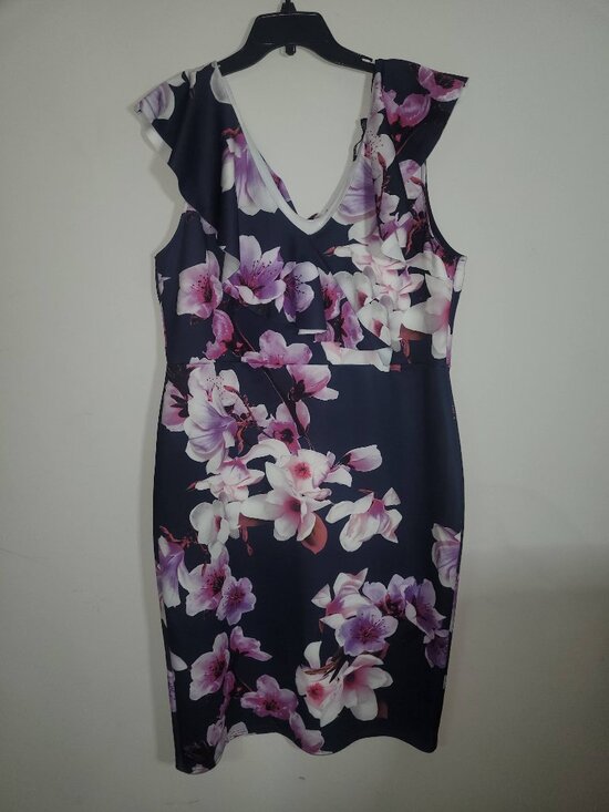 Boohoo Dresses & Skirts - Boohoo Size 18 Floral Dress